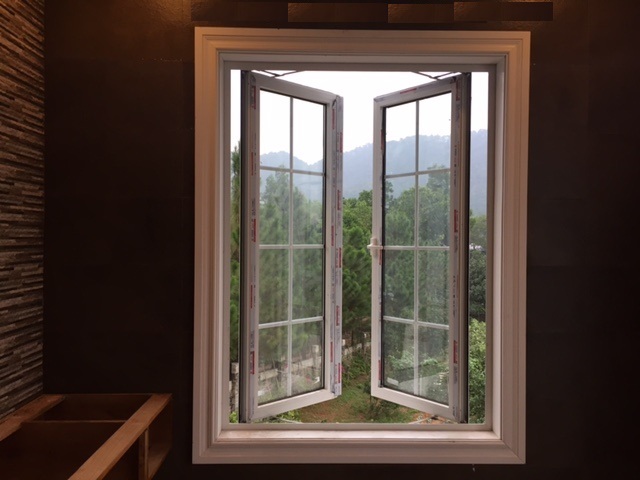 Cửa sổ mở quay