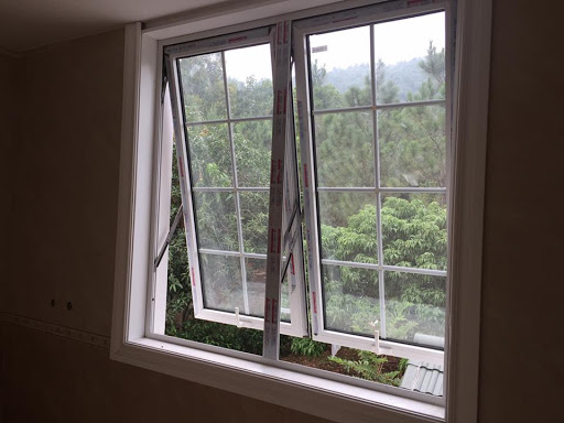 Cửa sổ mở hất